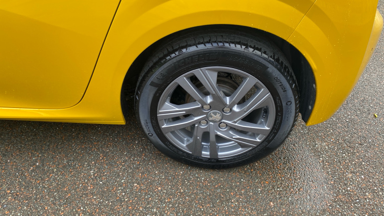 Peugeot 208 1.2 PureTech Active Premium 5dr Petrol Hatchback